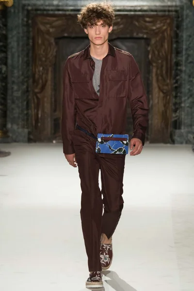 Look 7